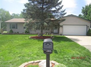 1251 Brunswick Dr, Battle Creek, MI 49015