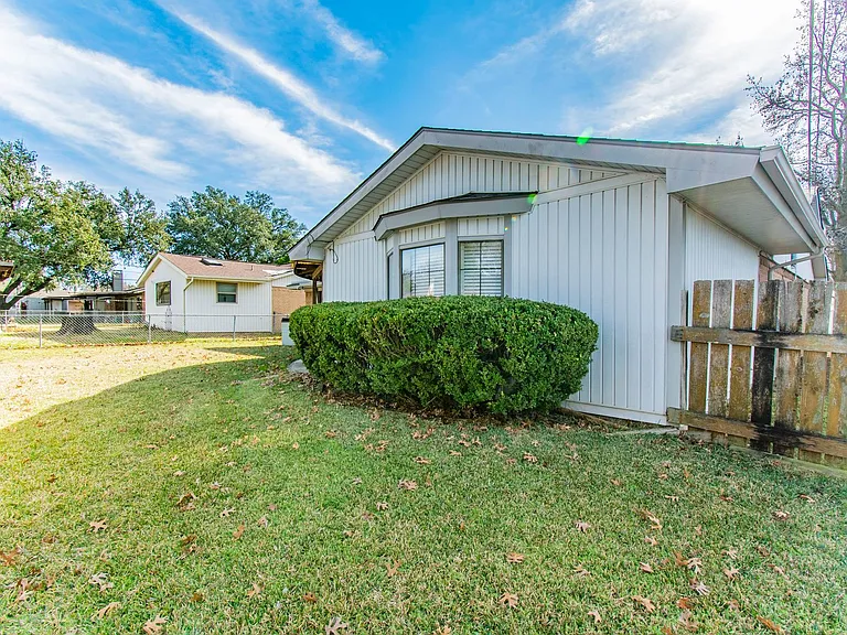 213 Melinda Dr — Photo 12