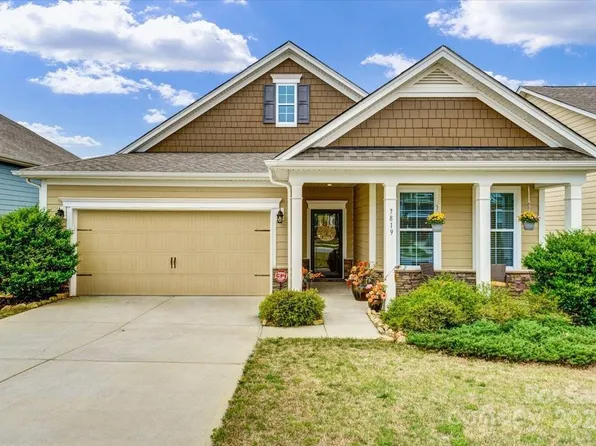 7819 Fountaingrass Ln, Sherrills Ford, NC 28673