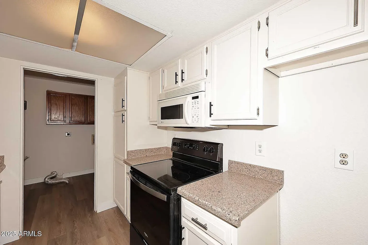 2 bed, 1108 sqft, $1,500 — Photo 3