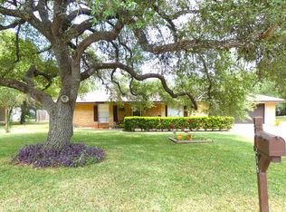 218 Kessler Ln, Beeville, TX 78102