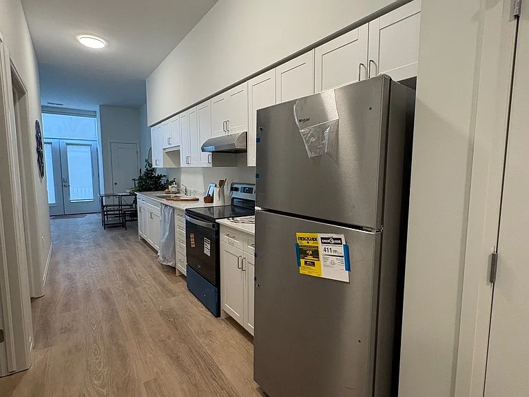 351 Hill St #102 — Photo 9