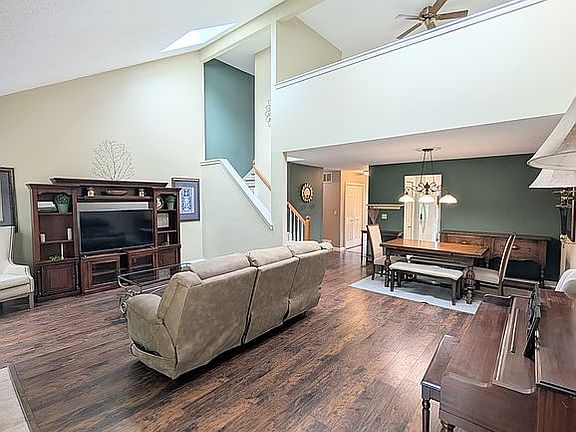 4th image of 15175 Hartford Trl
