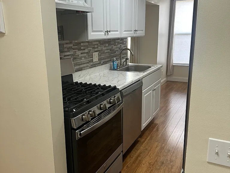 12-12G Shrewsbury Green Dr #G — Photo 3