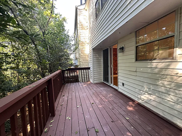 1801 Queen Anne Ct — Photo 10
