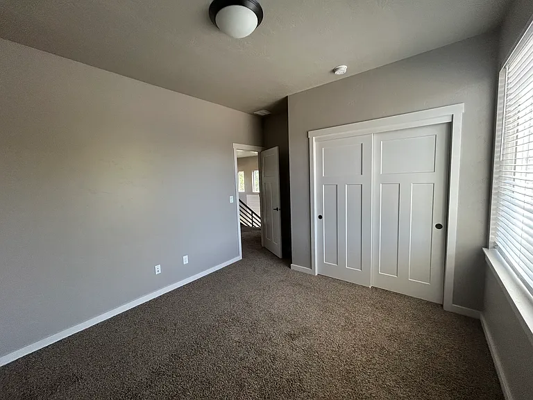1725 E Bellalucca Ln — Photo 22