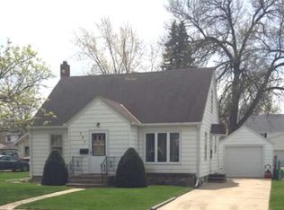 737 13th St, Windom, MN 56101