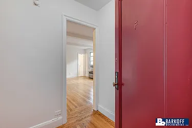 Rented by Barkoff Residential 