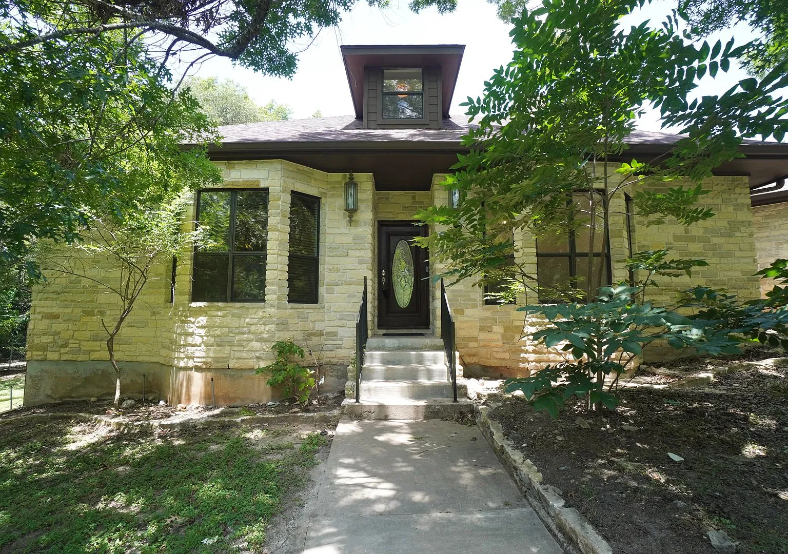 7BR/3BA Round Rock Retreat | Private Pool & Expansive Outdoor Living — Photo 4