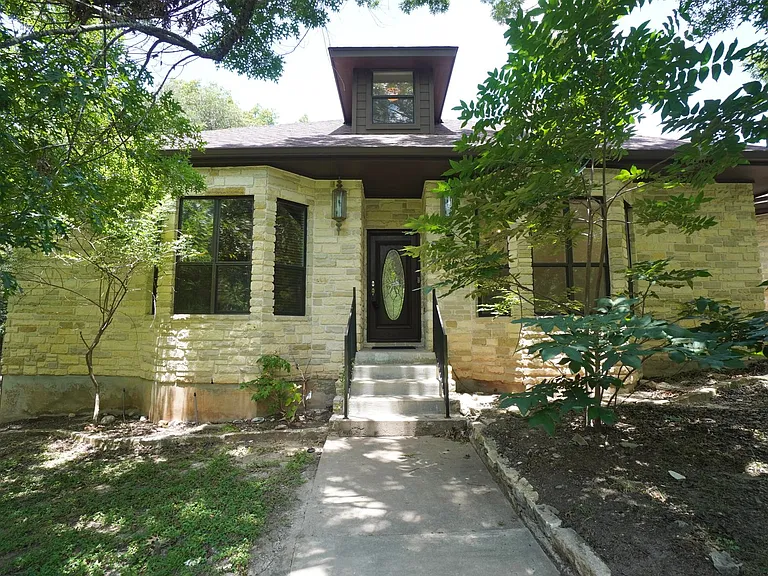 8 Woodhollow Trl — Photo 4