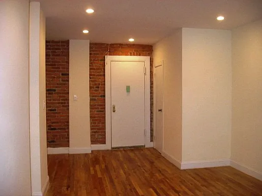 Rented by PMG Real Estate  | media 35