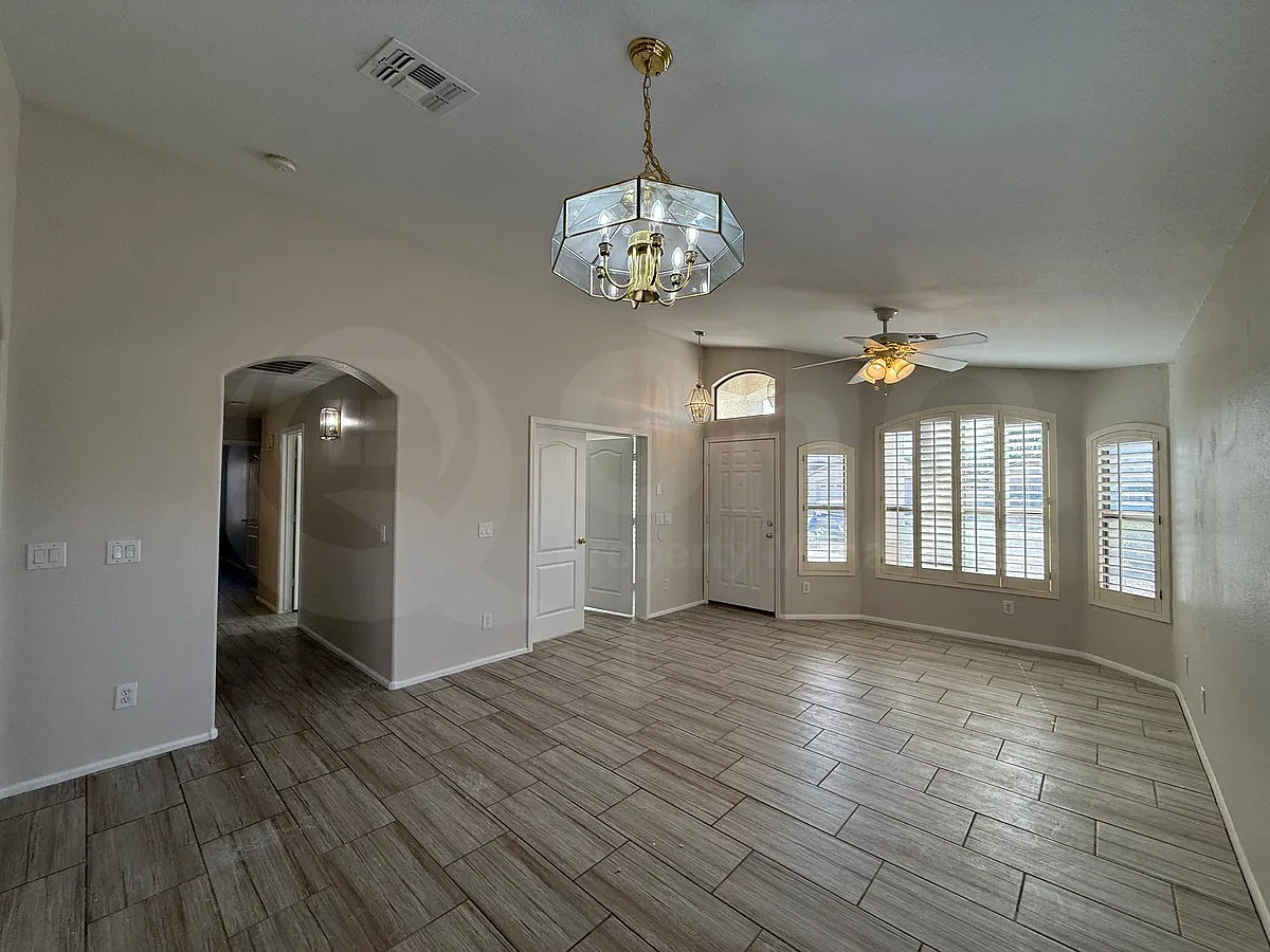 3 bed, 2.0 bath, 1670 sqft, $2,275 — Photo 4