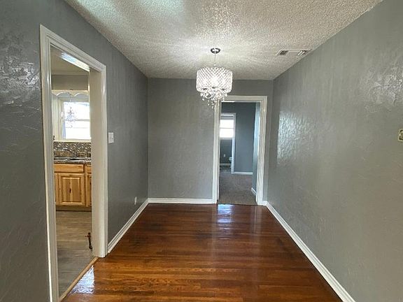 5th image of 906 Green Dr