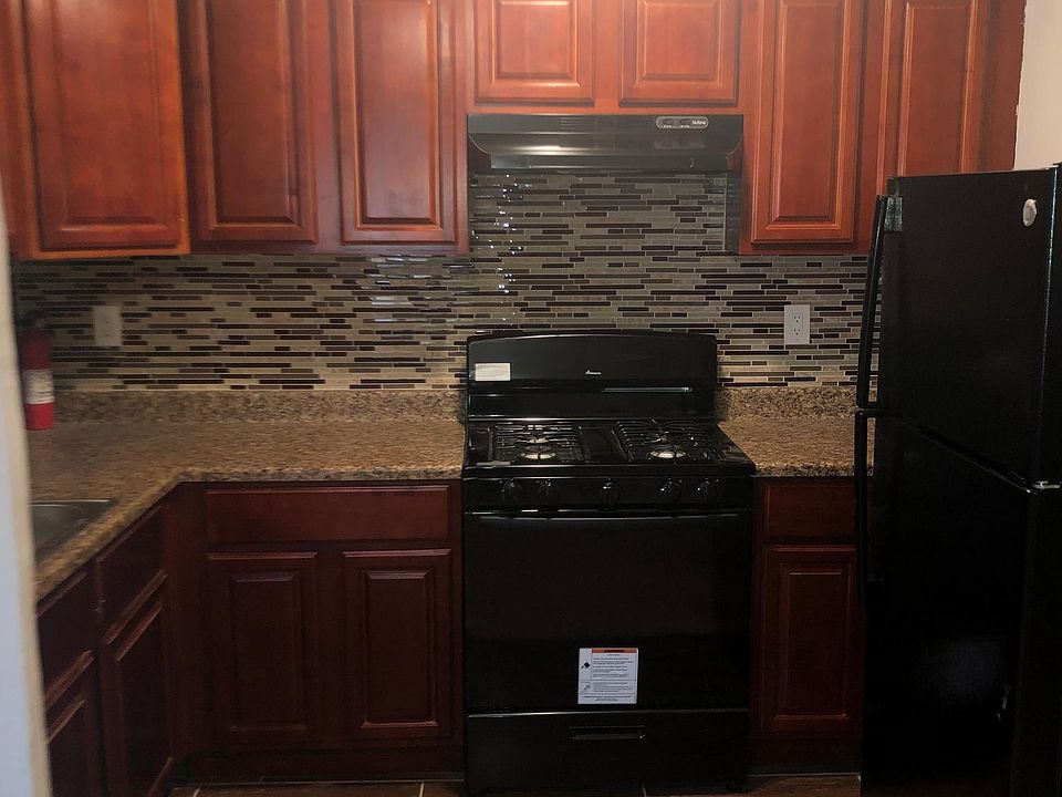 1st image of 275 Prospect St APT 1D