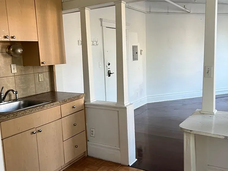 816 S State St — Photo 6