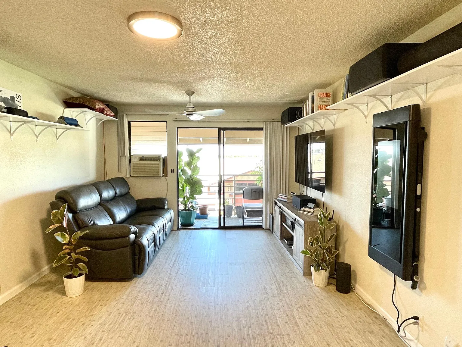2 bed, 880 sqft, $2,795 — Photo 2