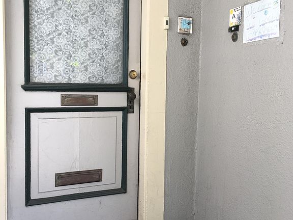 4th image of 258 Monterey Blvd #A