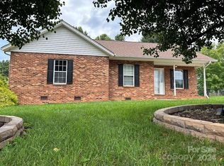 104 2nd Ave NW, Hildebran, NC 28637