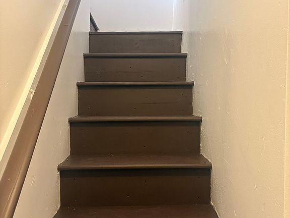 2nd image of 37 E Jackson St Floor 3
