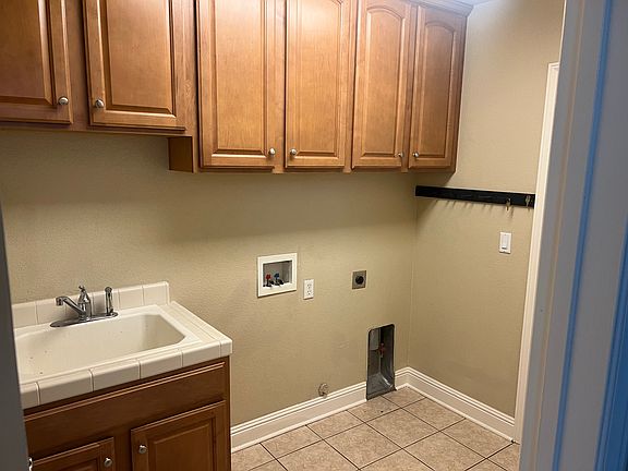 3rd image of 2205 Maloney Dr
