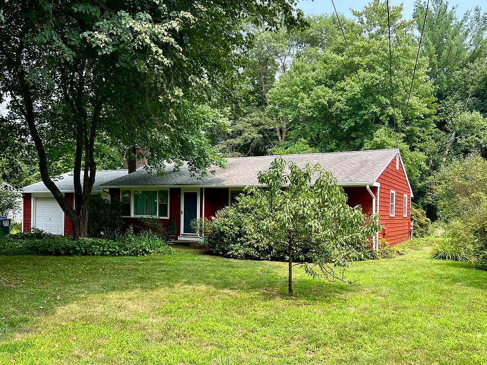 21 Frost Ln