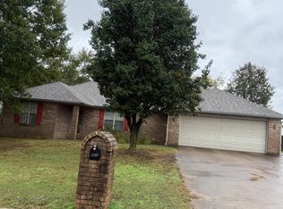 3202 Red Oak Dr, Paragould, AR 72450