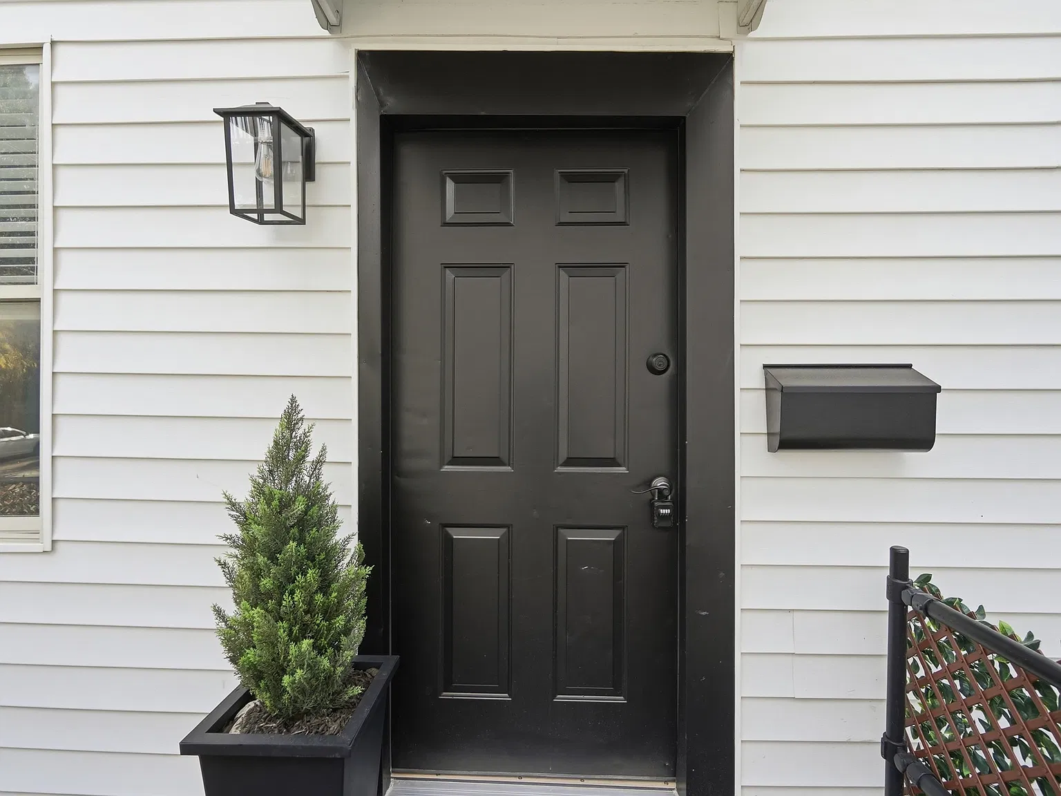 3 bed, $2,150 — Photo 2
