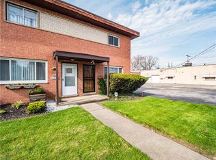 16211 Rockside Rd, Maple Hts, OH 44137