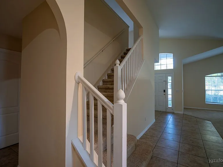 2136 Shadow Creek Dr — Photo 3