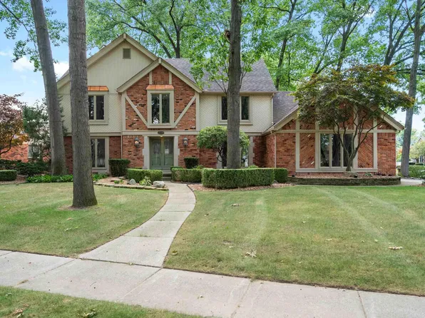 11988 Whispering Oak Ln, Shelby Township, MI 48315