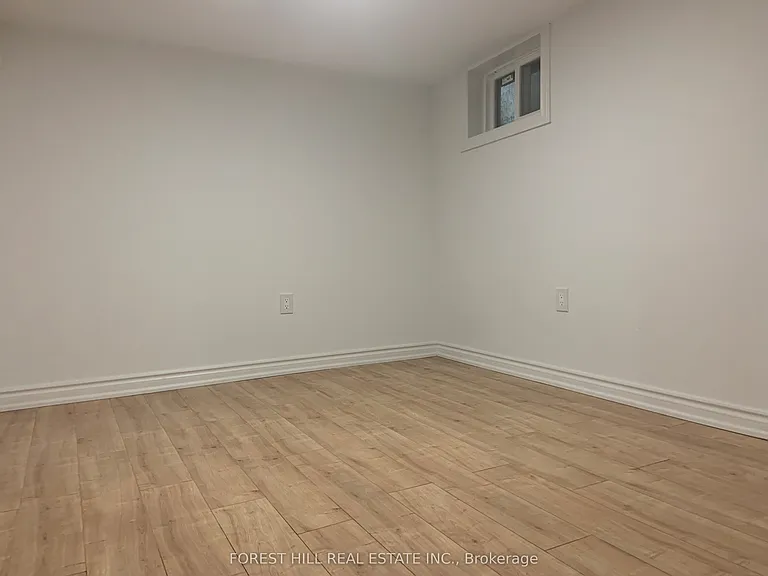 63 Pinegrove Ave — Photo 5