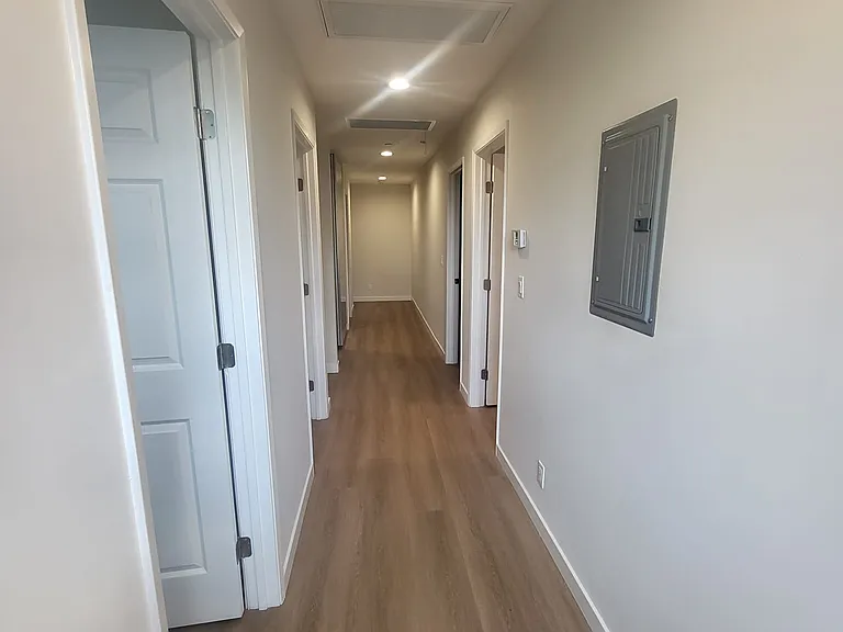 7134 1/2 Yarmouth Ave — Photo 16