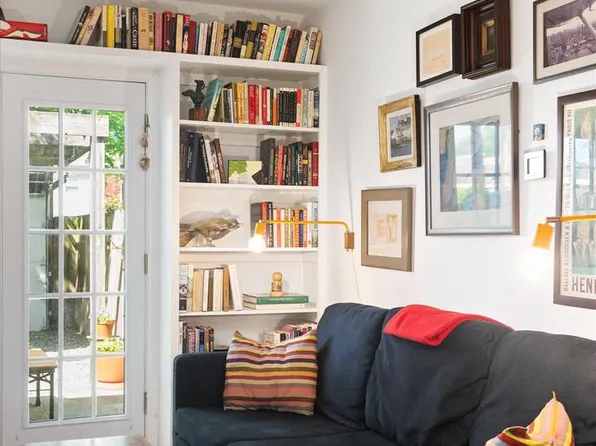 924 9th St NE, Washington, DC 20002