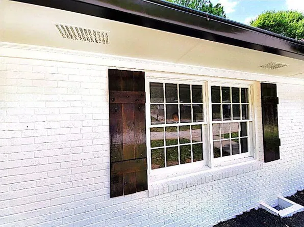 2736 London Ln, Winston Salem, NC 27103