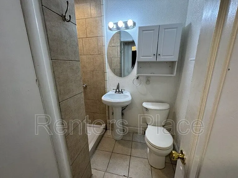 2233 N Denver Blvd — Photo 17