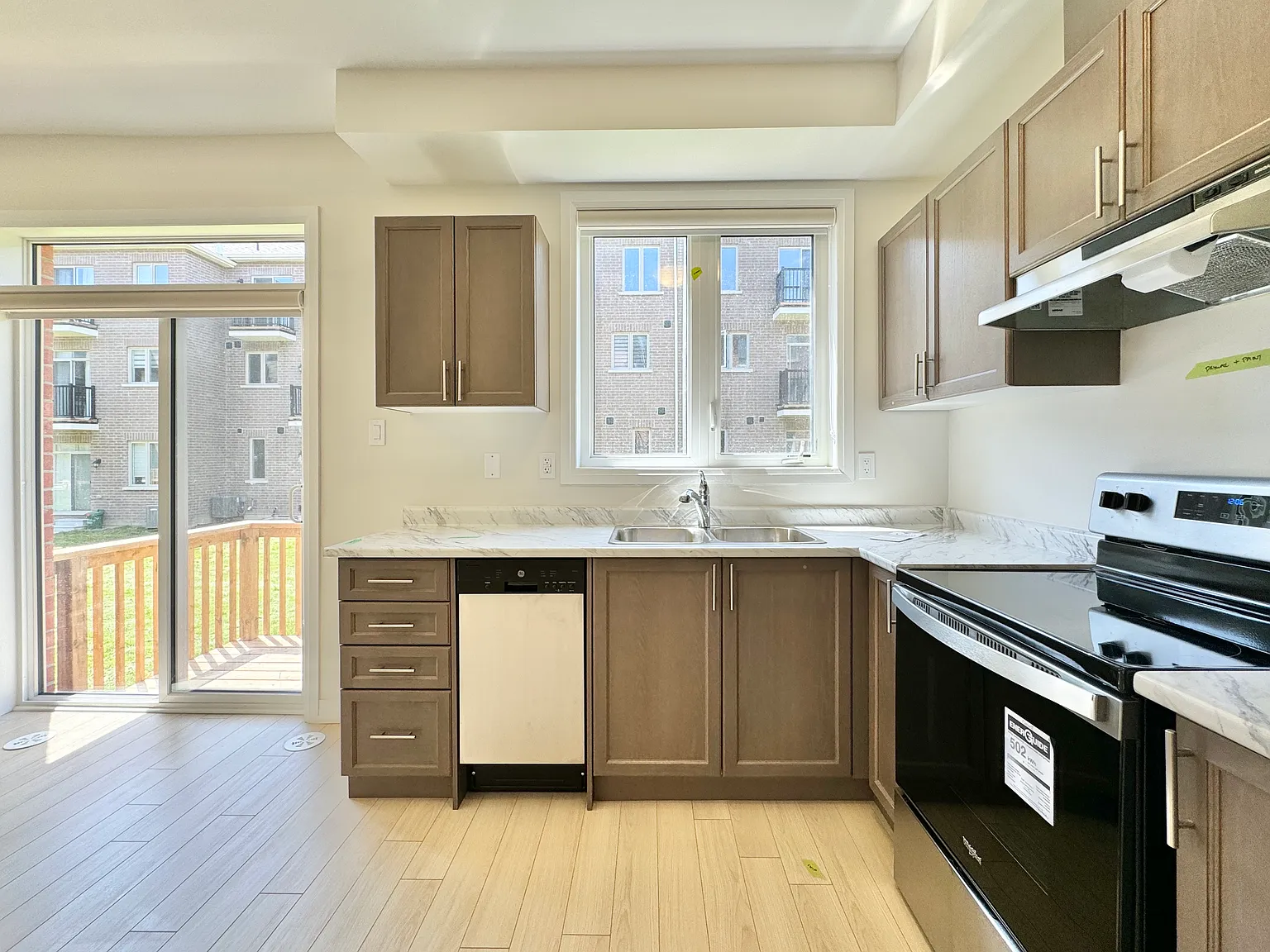 2 bed, 700 sqft, $2,000 — Photo 4
