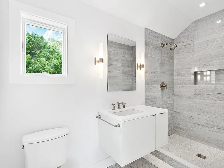 33 Osborne Ln — Photo 9