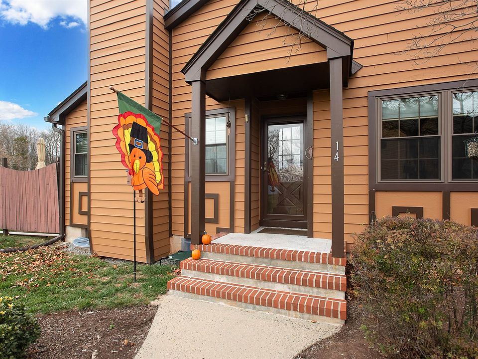 1st image of 14 Manor Dr