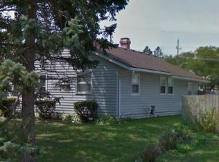26 Evergreen Ln, Carpentersville, IL