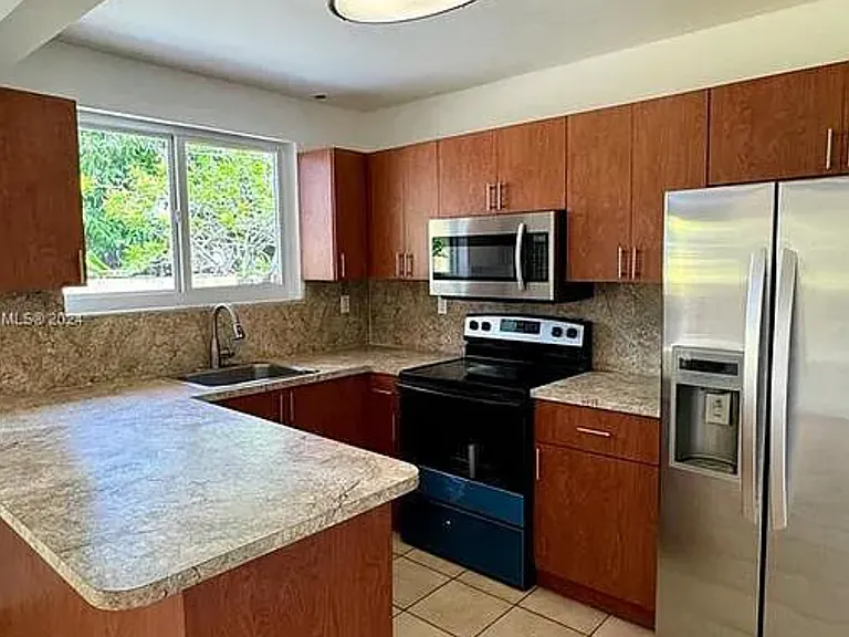 537 NW 44th Ave — Photo 12