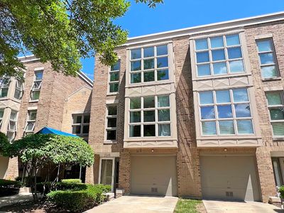 2345 N Wayne Ave, Chicago, IL, 60614