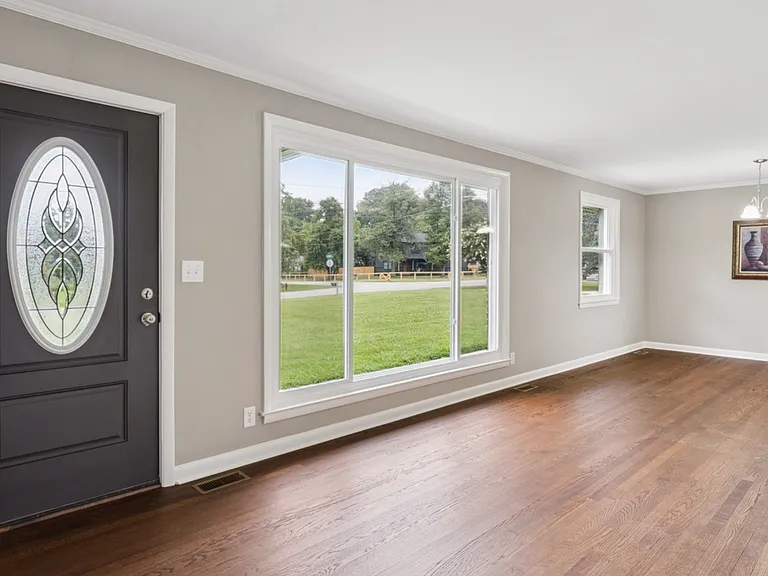 801 Lemont Dr — Photo 11