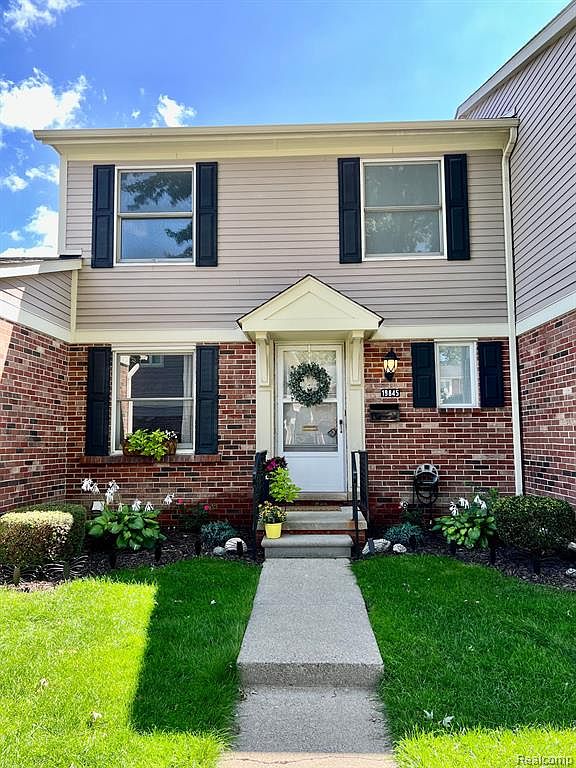 19845 S Great Oaks Cir, Clinton Township, MI 48036 Zillow