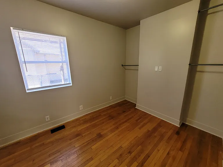 824 Lyon St NE — Photo 8