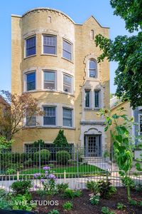 1436 W Henderson St APT 4, Chicago, IL, 60657