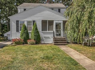 42 Park Ave, Webster, MA 01570