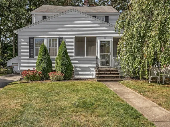 42 Park Ave, Webster, MA 01570