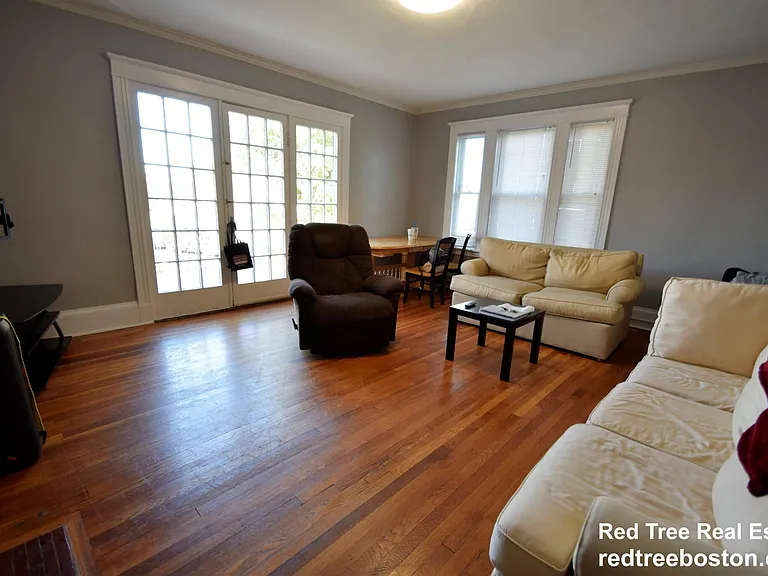 229-231 Chestnut Hill Ave #2 — Photo 4