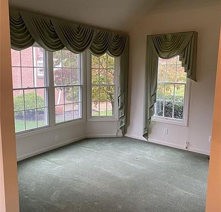 4th image of 5688 Villahaven Dr