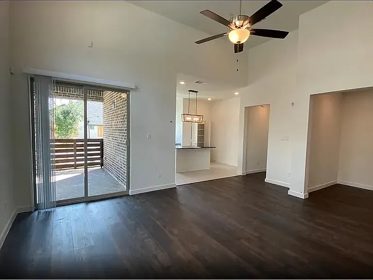 1625 Dewberry Ln — Photo 7